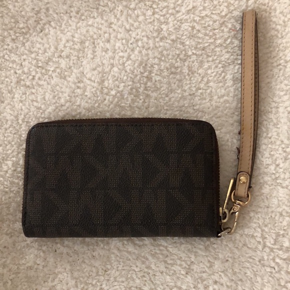 Michael Kors Wristlet - Picture 4 of 5